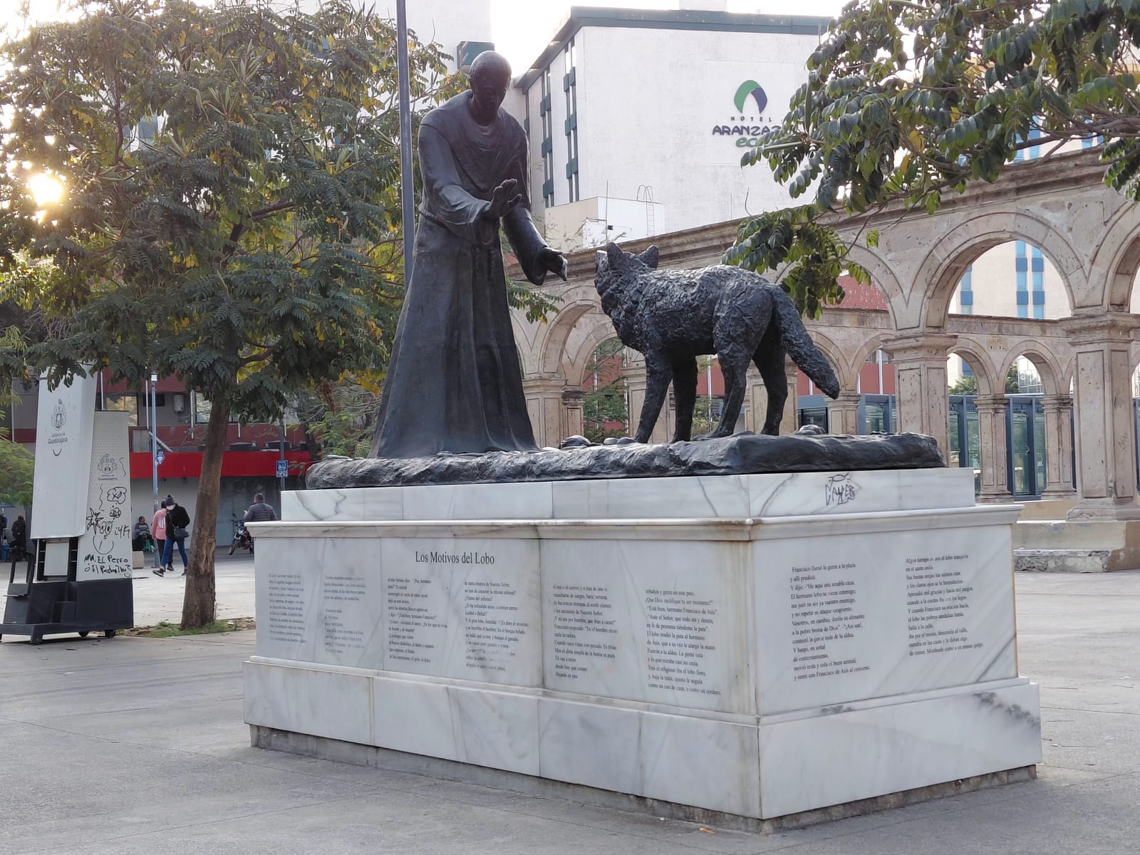 Los Dos Templos - Vista completa del monumento